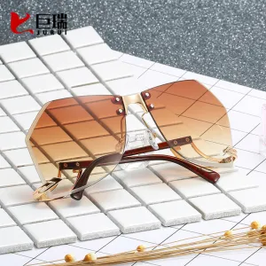 Large Frameless Edge-Cut Sunglasses Personalized Marine Film Anti-Uv Glasses For Women Trendy Fashion Sunglasses For Women